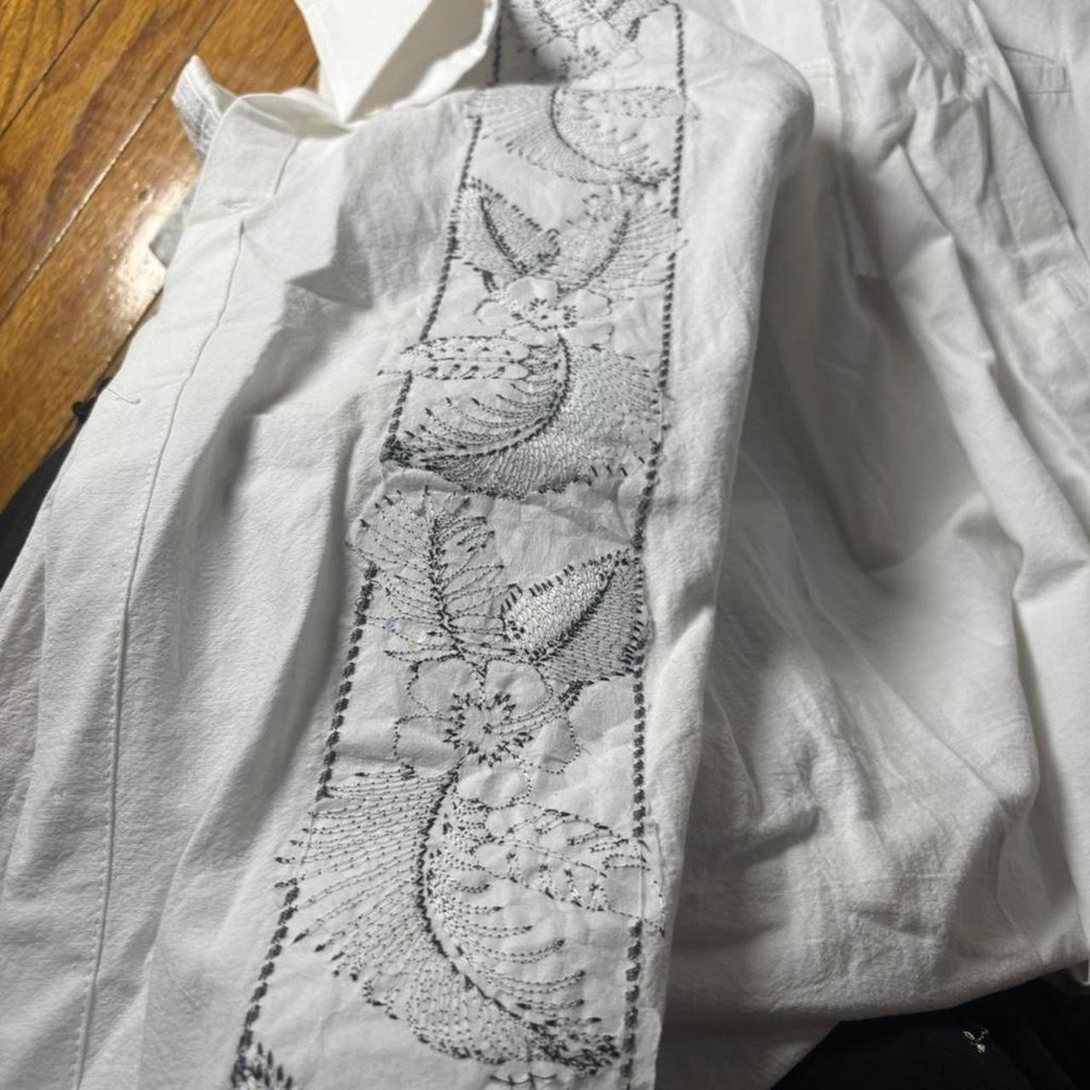 Plus size 100%cotton White, black embroidered button up shirt with floral sz XXL - Picture 3 of 8